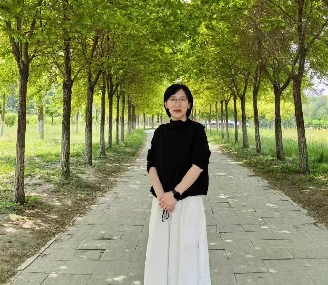 石小晶 工商管理专业教师